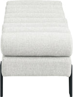 Akeela - Bench