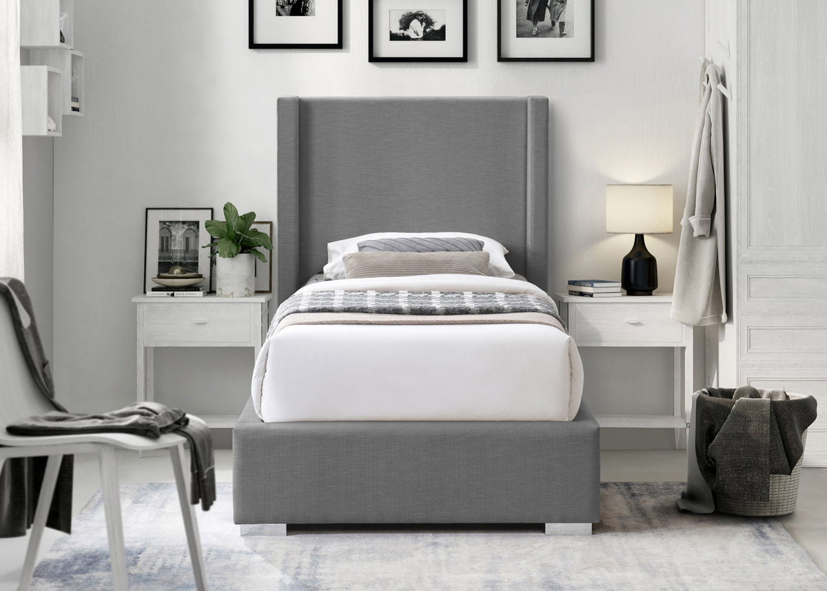 Royce - Bed