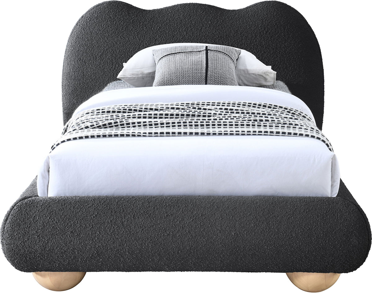Hyde - Bed