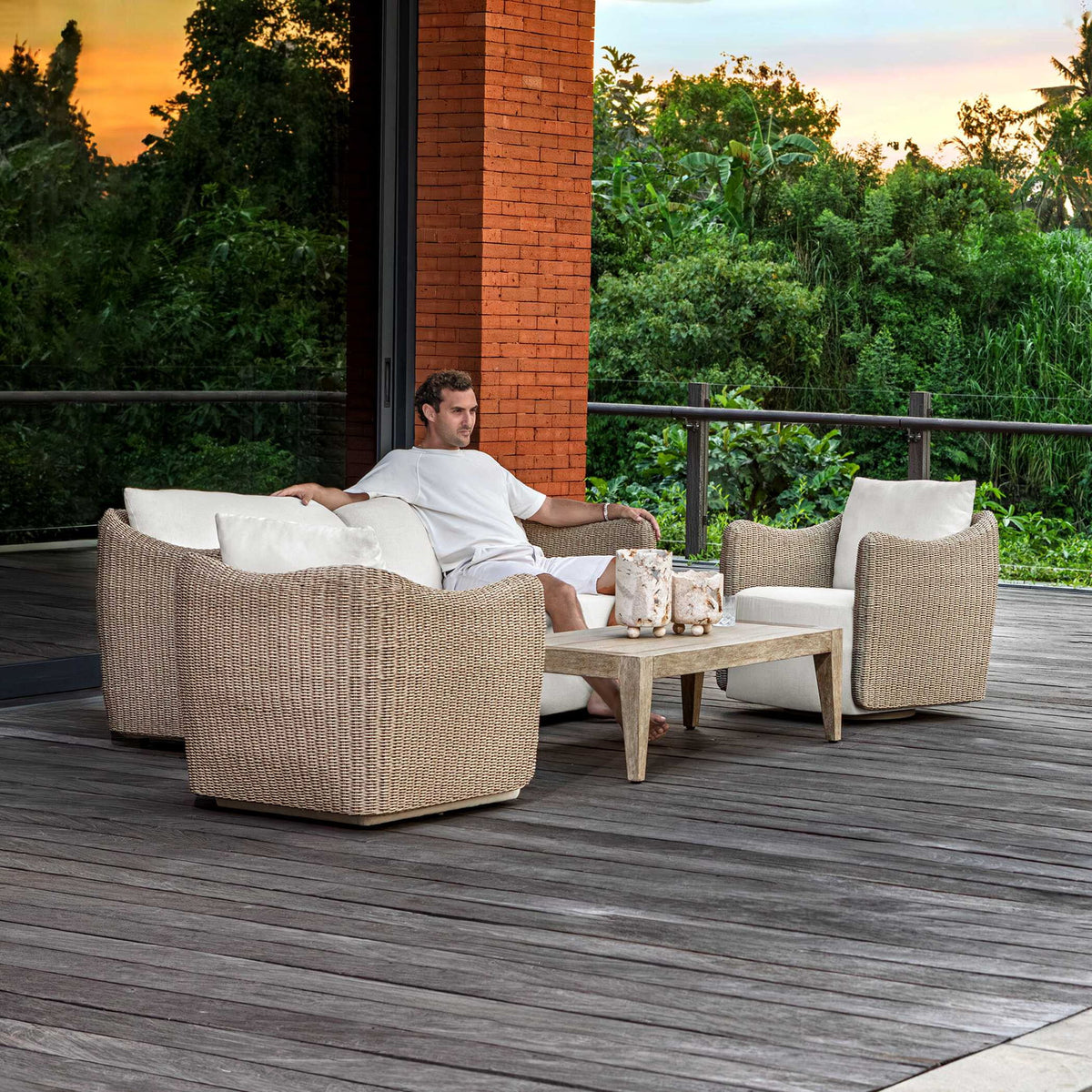 Sunset - Outdoor Swivel Lounge Chair - Oatmeal / Oyster White
