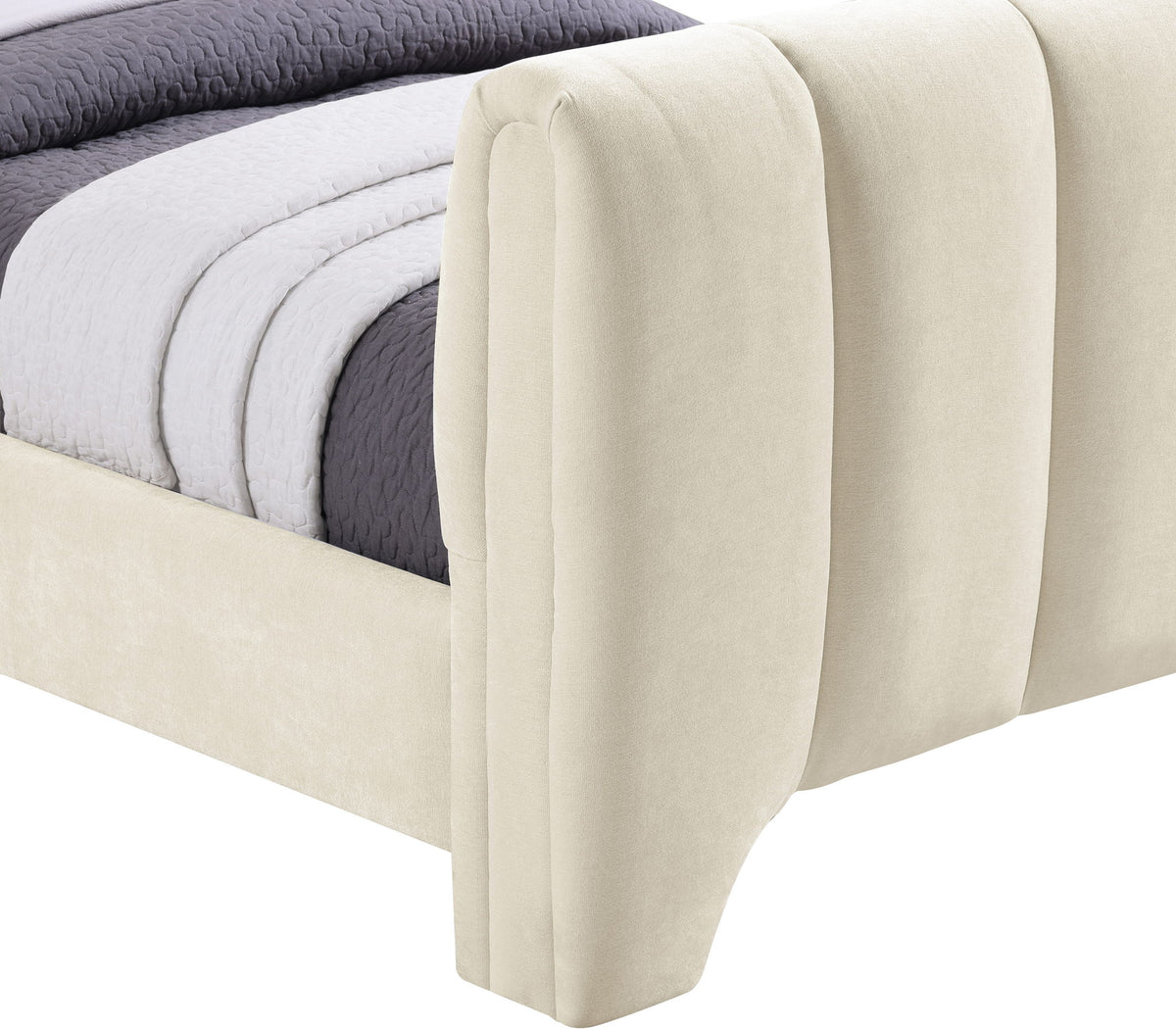 Camila - Bed