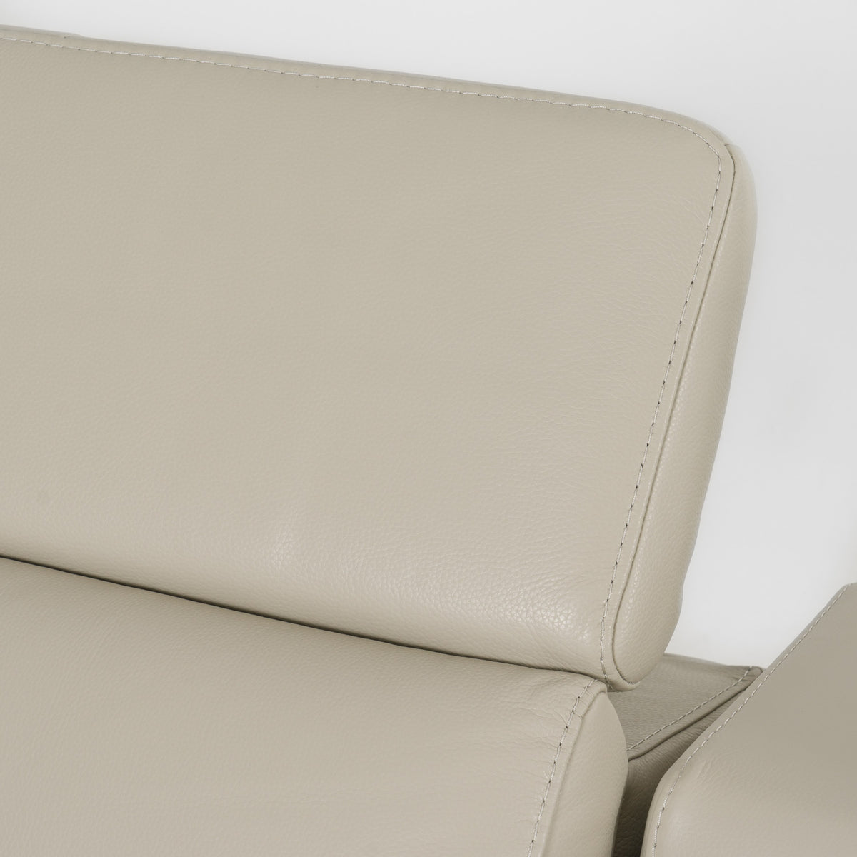 Frazier - Modern Light Grey Leather Sectional Sofa with 3 Recliners + Console by VIG Furniture - View 5