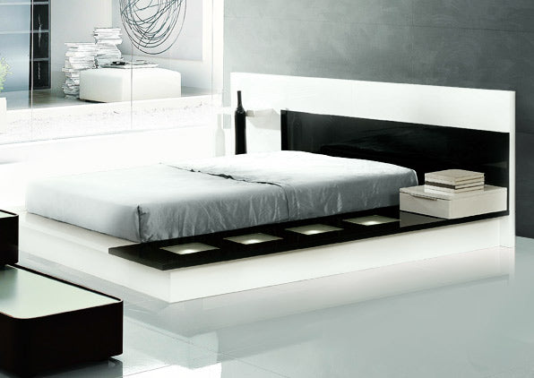 Impera Modern Black and White Lacquer Walk-on Platform Bed by VIG Furniture - View 2