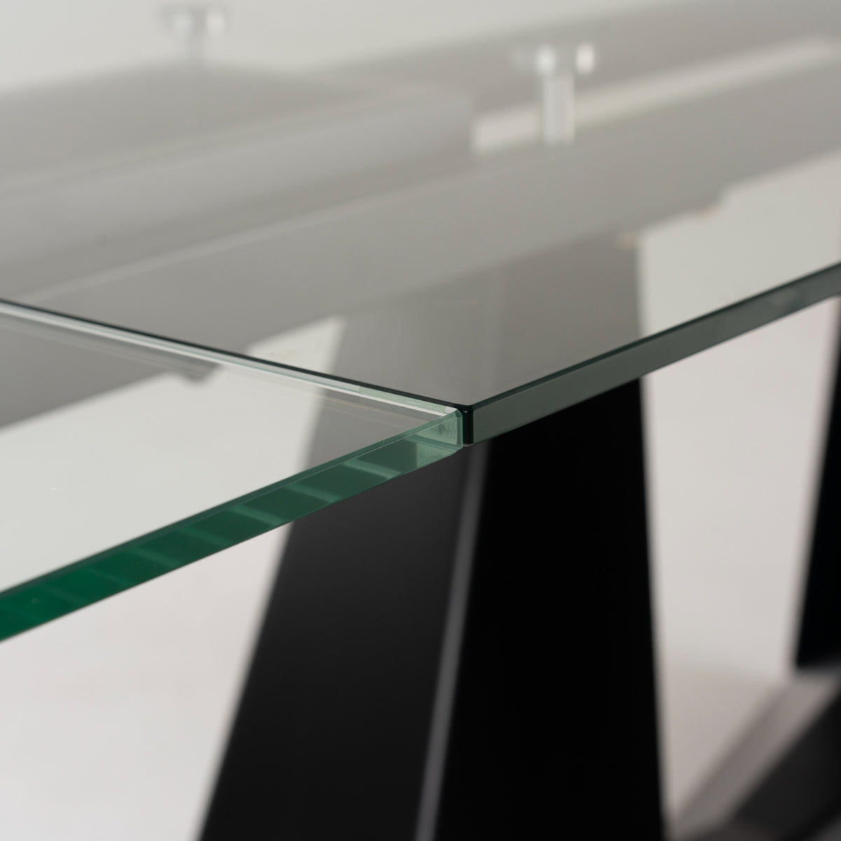 Maroney - Modern Black and Glass Extendable 70.5"/106" Dining Table by VIG Furniture - View 9