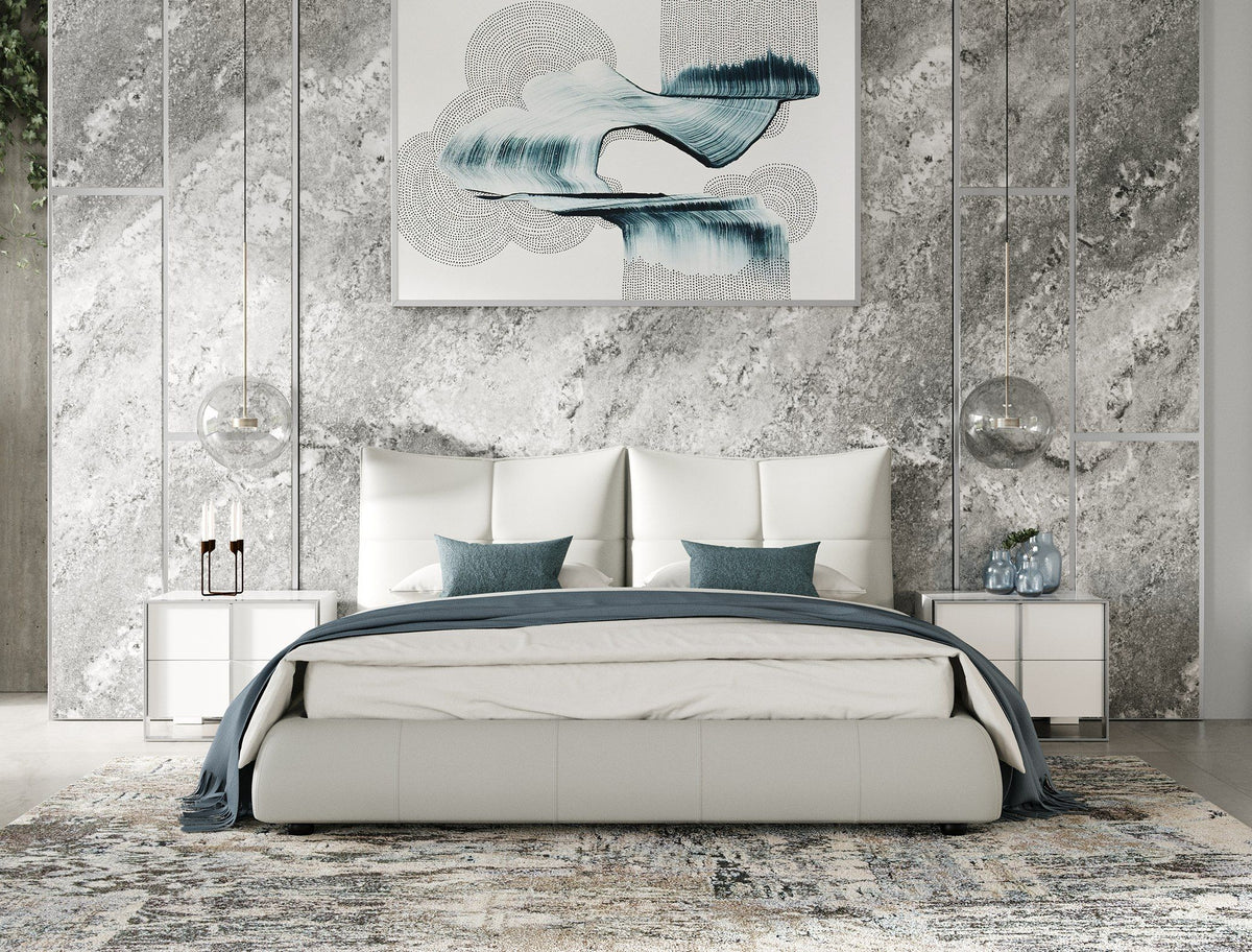 California King Patrick - Modern Light Grey Leather Bed