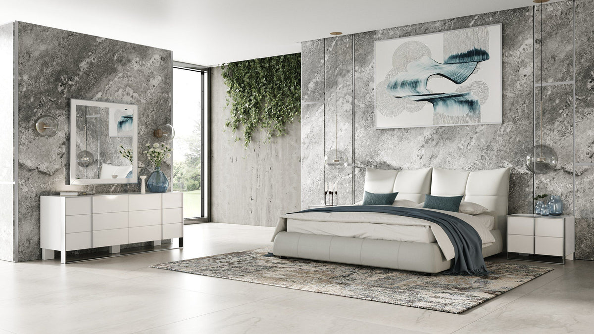 California King Patrick - Modern Light Grey Leather Bed