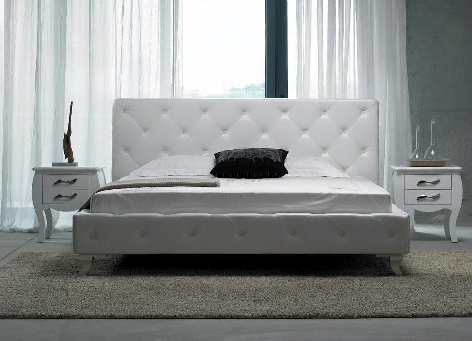 Queen Monte Carlo Modern White Leatherette Bed w/ Crystals by VIG Furniture - View 1