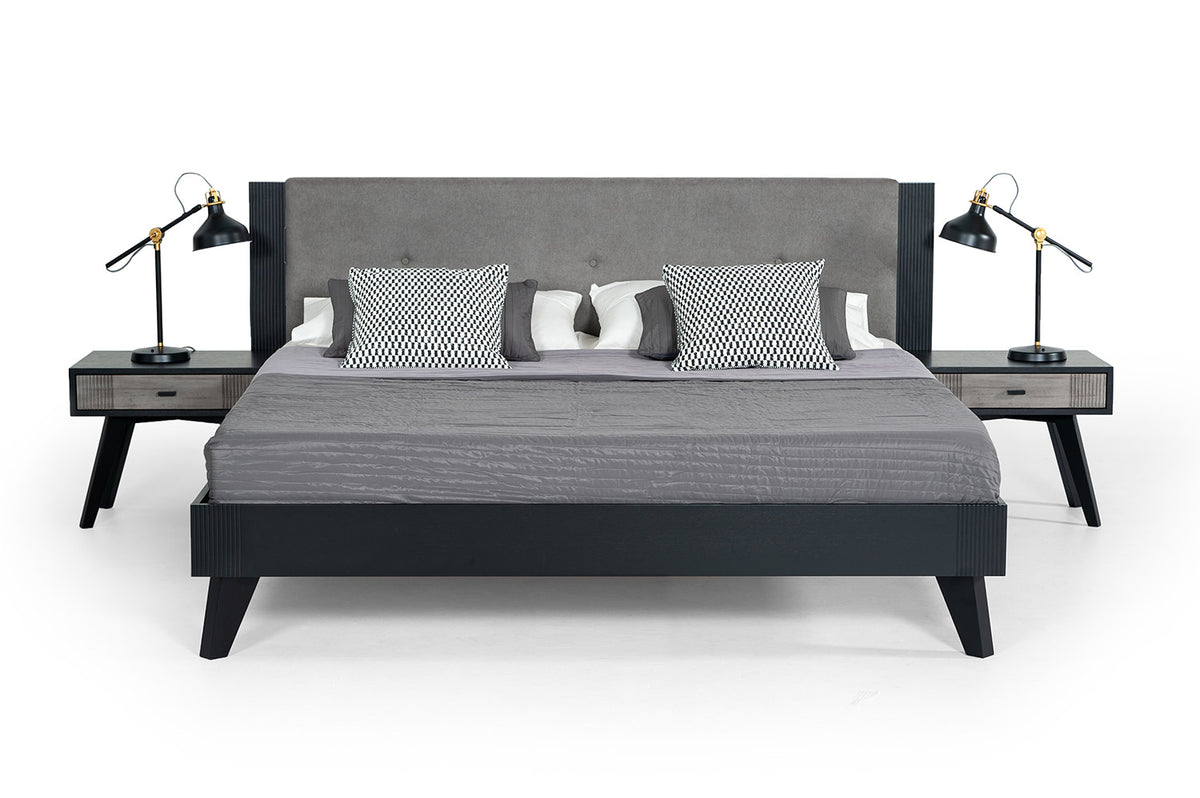Eastern King Panther Contemporary Grey & Black Bed by VIG Furniture - View 1