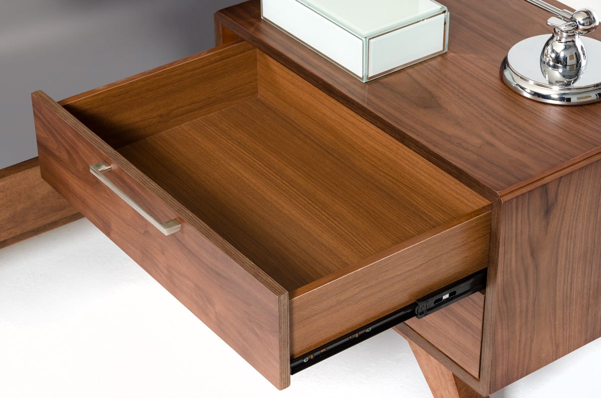 Eastern King Soria Modern Grey & Walnut Bedroom Set