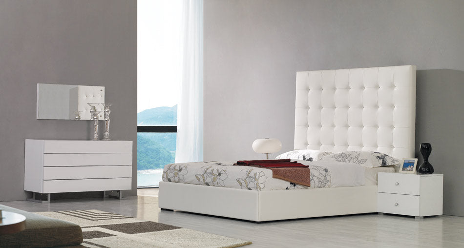 Lyrica - White Leatherette With Crystals Bed by VIG Furniture - View 1